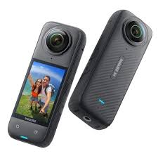 roamfreerebecca-best-travel-photography-gear-action-camera-insta360-x4