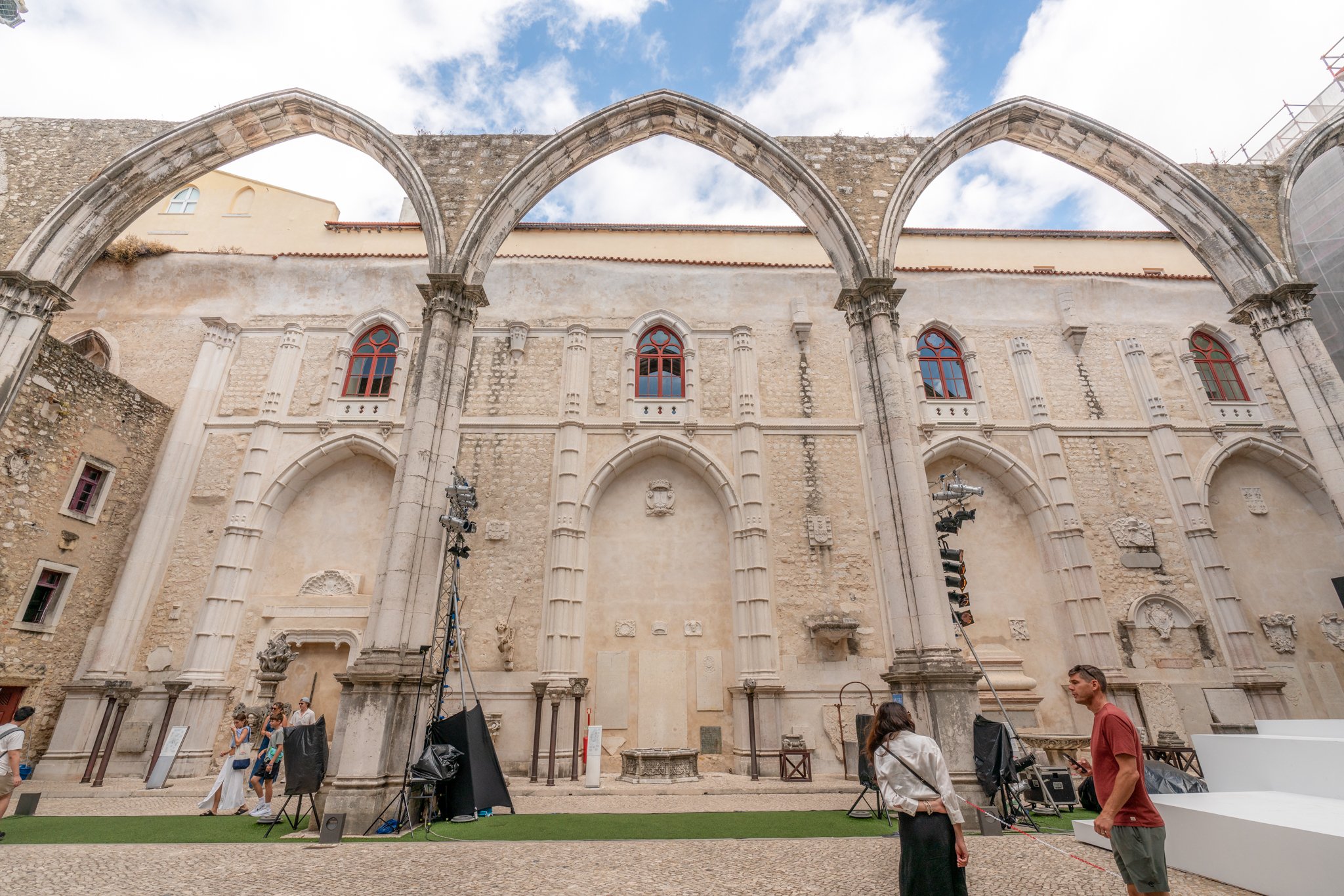 roamfreerebecca-Carmo-convent-ruins-lisbon-portugal-europe-world-trip-01991