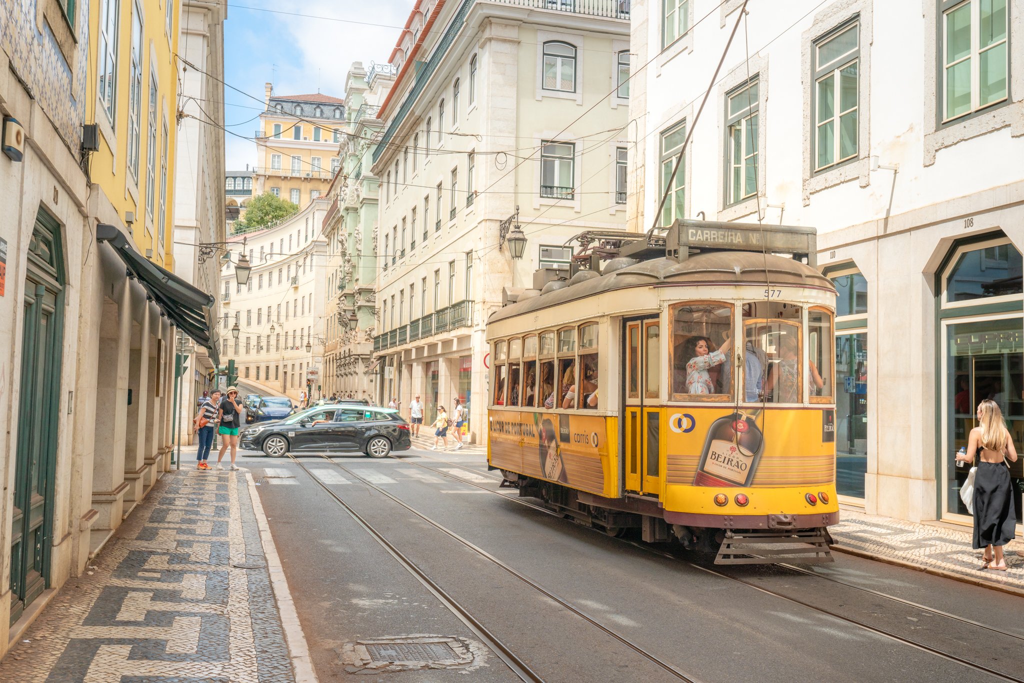roamfreerebecca-funicular-lisbon-streets-lisbon-portugal-europe-world-trip-01964