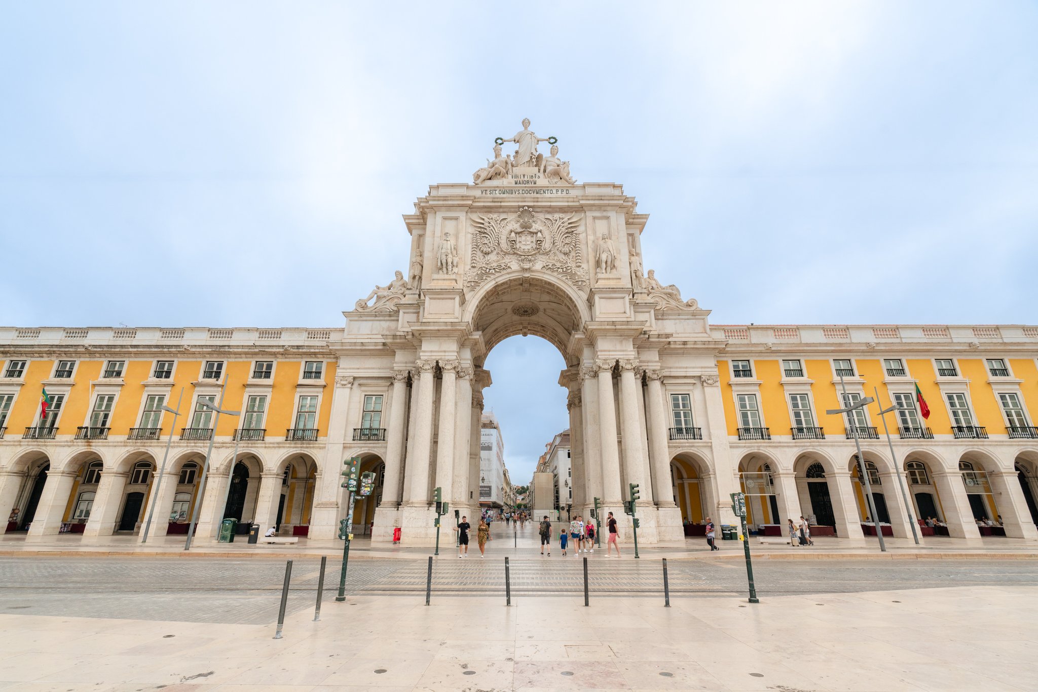 roamfreerebecca-praca-do-comercio-lisbon-portugal-europe-world-trip-01611