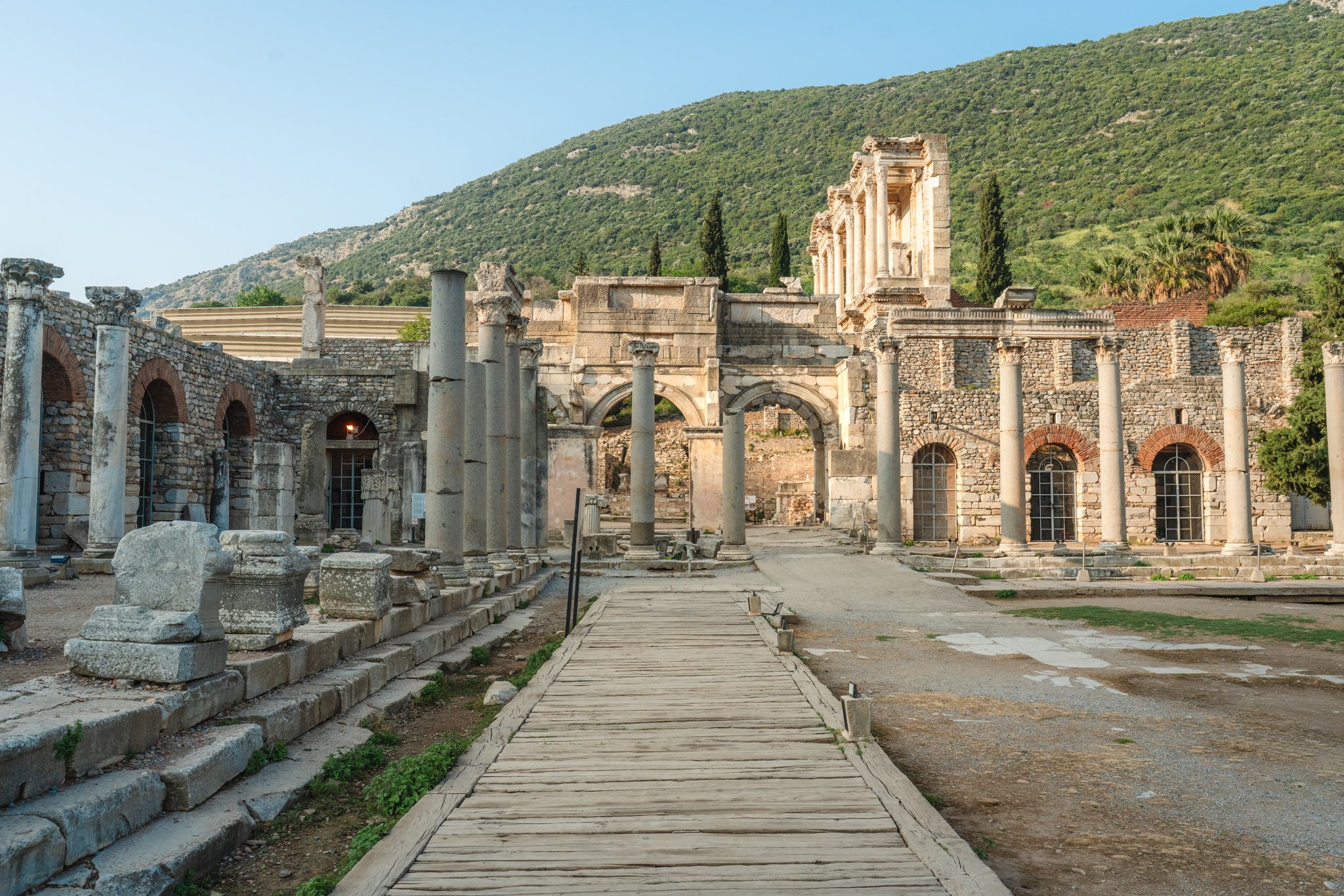 roamfreerebecca-ephesus-turkey-türkiye-europe-asia-middle-east-world-trip-04789