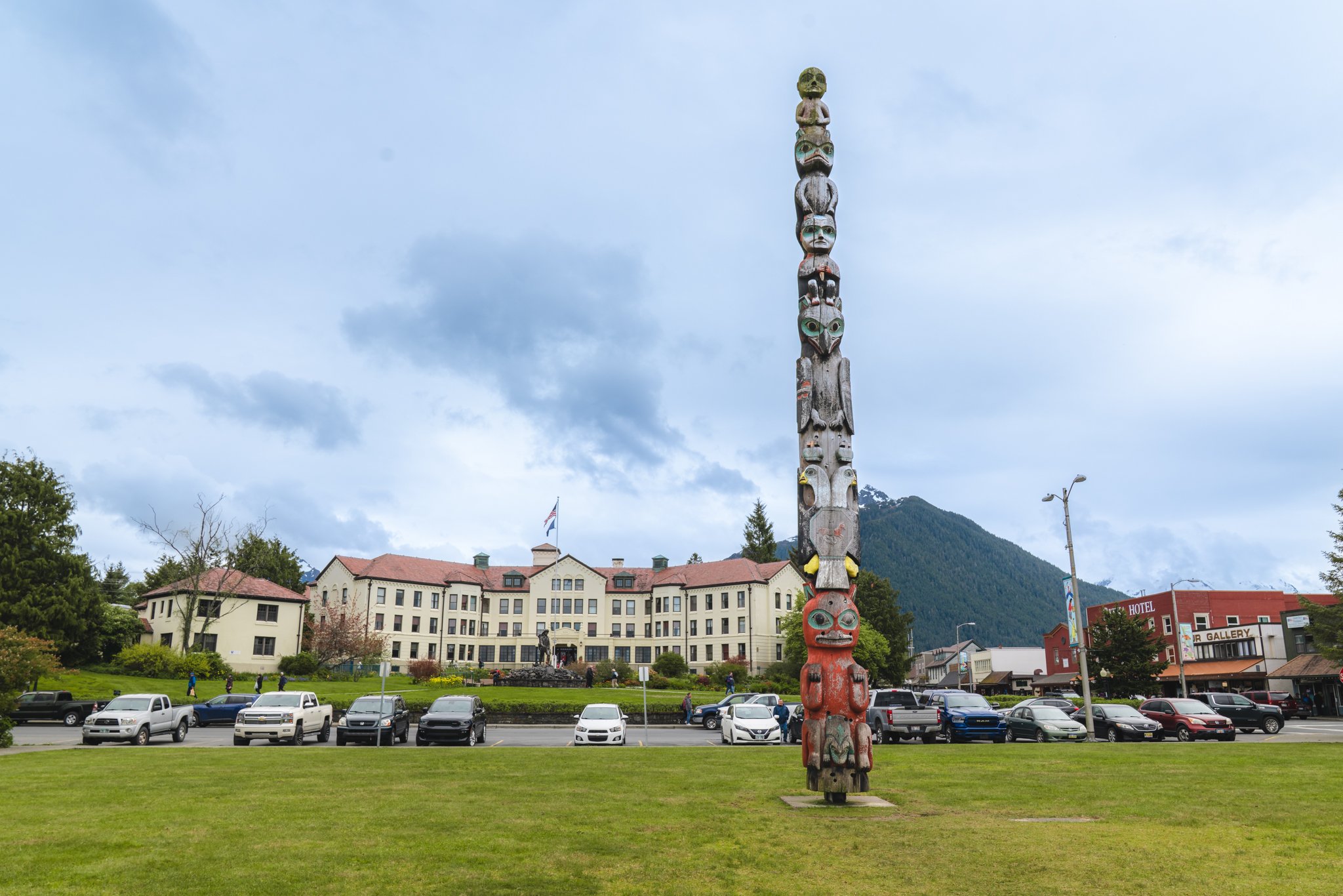 roamfreerebecca-totem-square-sitka-alaska-united-states-north-america-04716