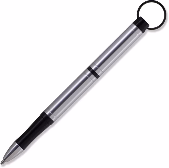 roamfreerebecca-carry-on-essentials-pen
