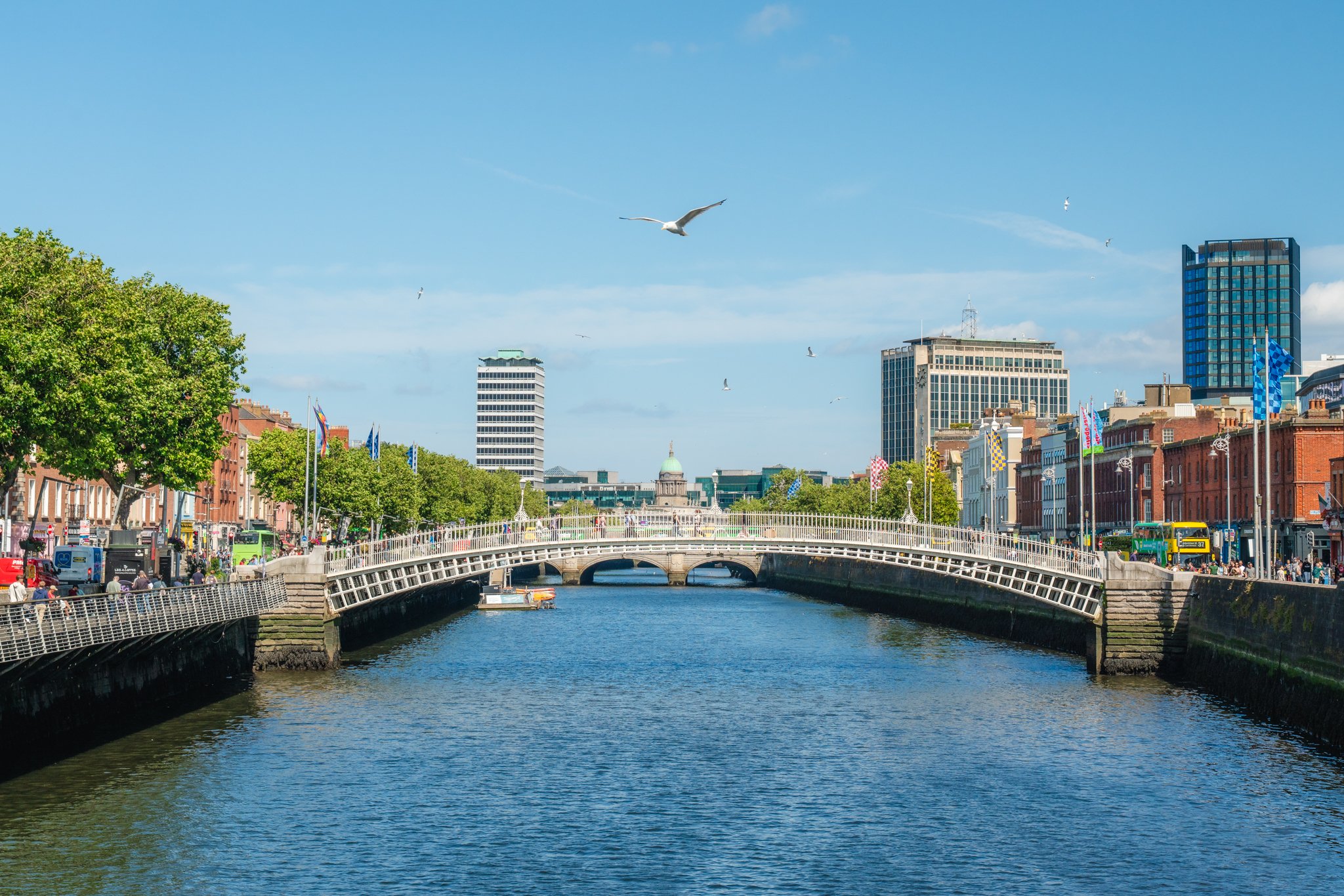 roamfreerebecca-river-liffey-dublin-ireland-europe-07545