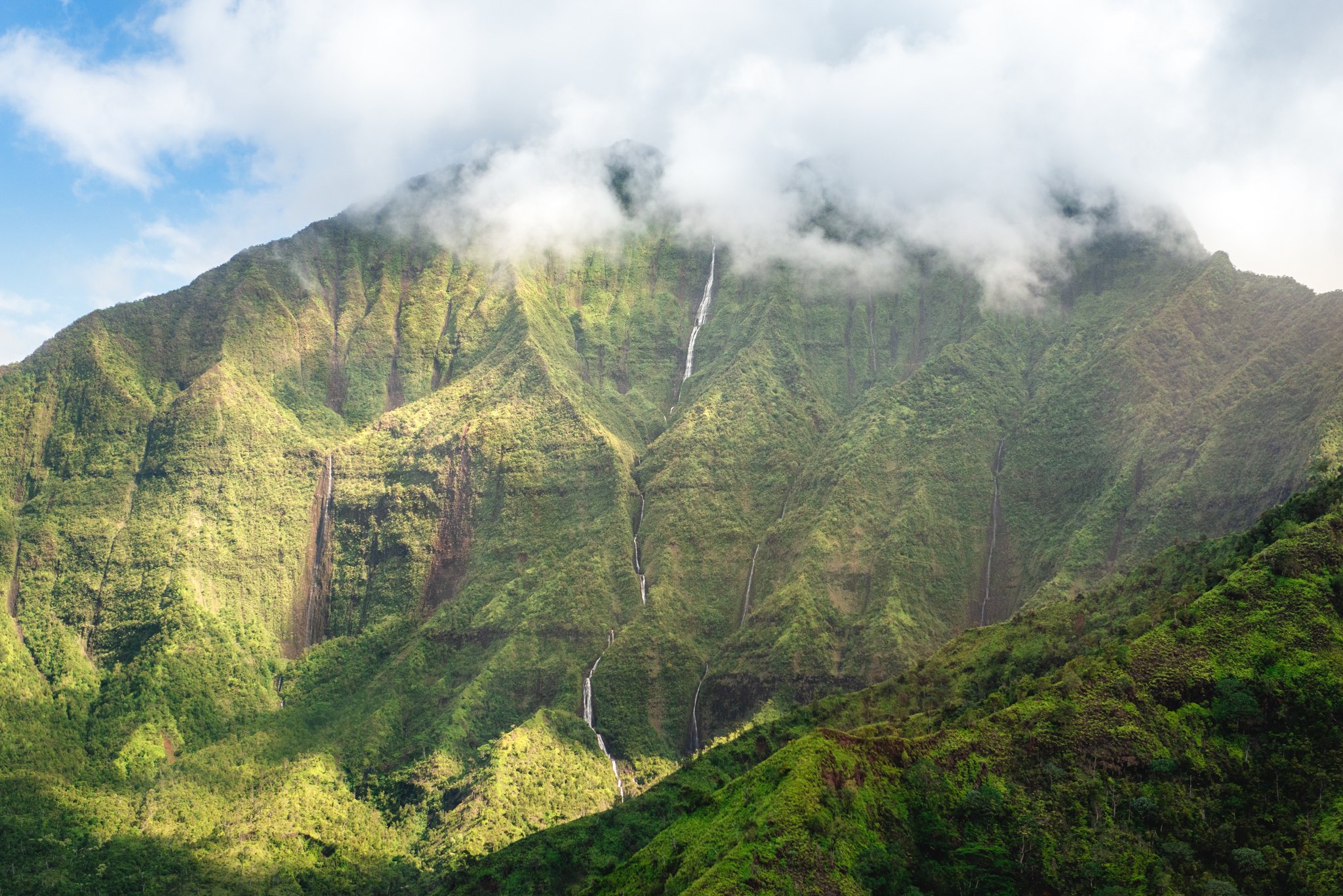 roamfreerebecca-helicopter-ride-waterfalls-kauai-hawaii-united-states-north-america-2048