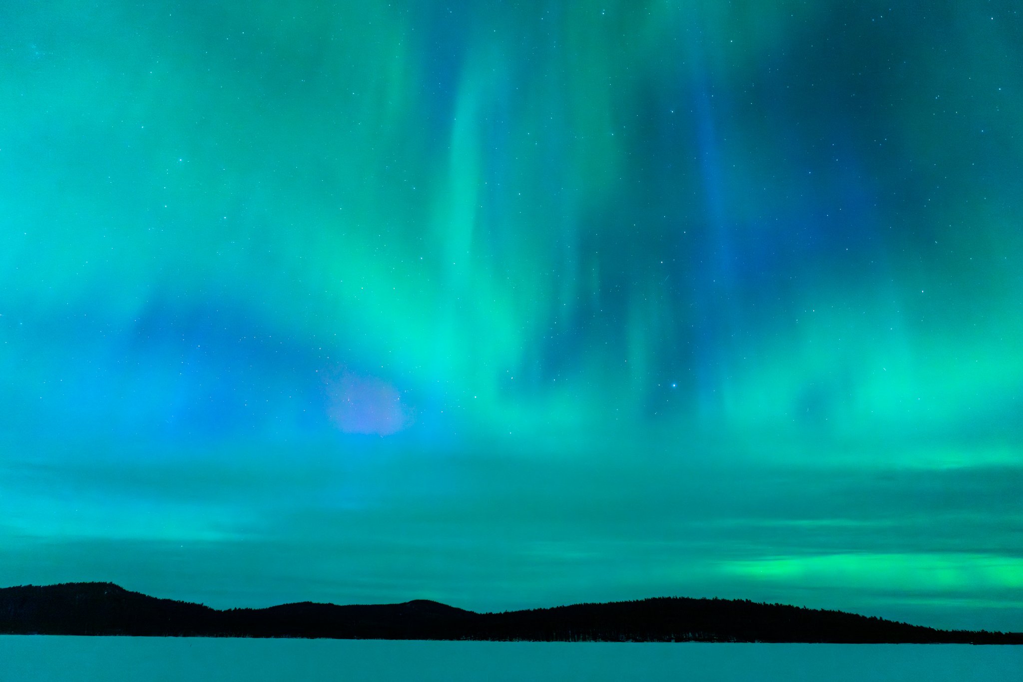 roamfreerebecca-winter-aurora-northern-lights-ivalo-finland-europe-02851