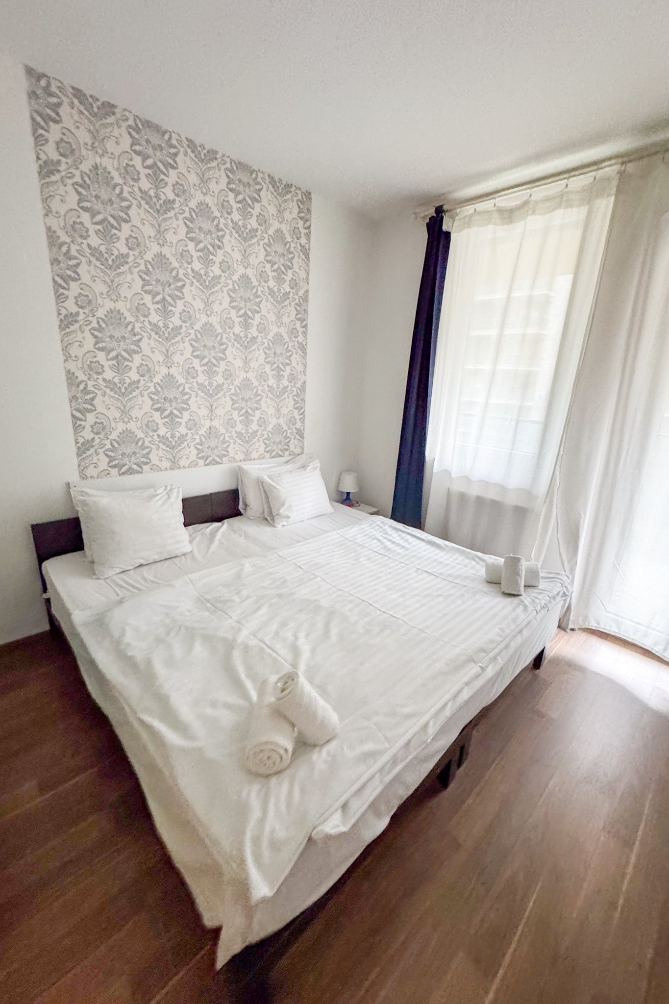 roamfreerebecca-noma-collective-bedroom-apartment-budapest-hungary-europe-7565