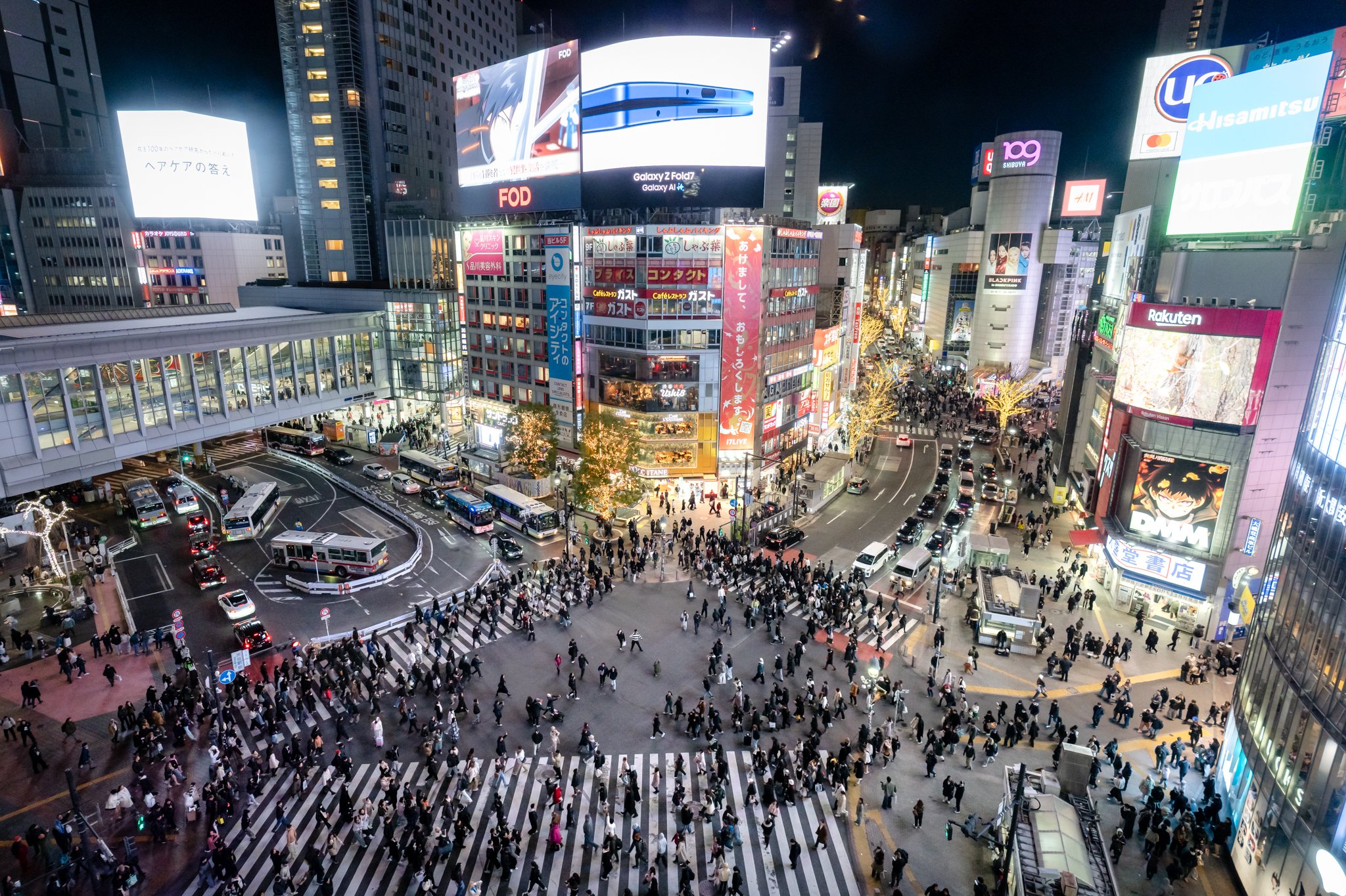 roamfreerebecca-shibuya-crossing-tokyo-japan-asia-00490