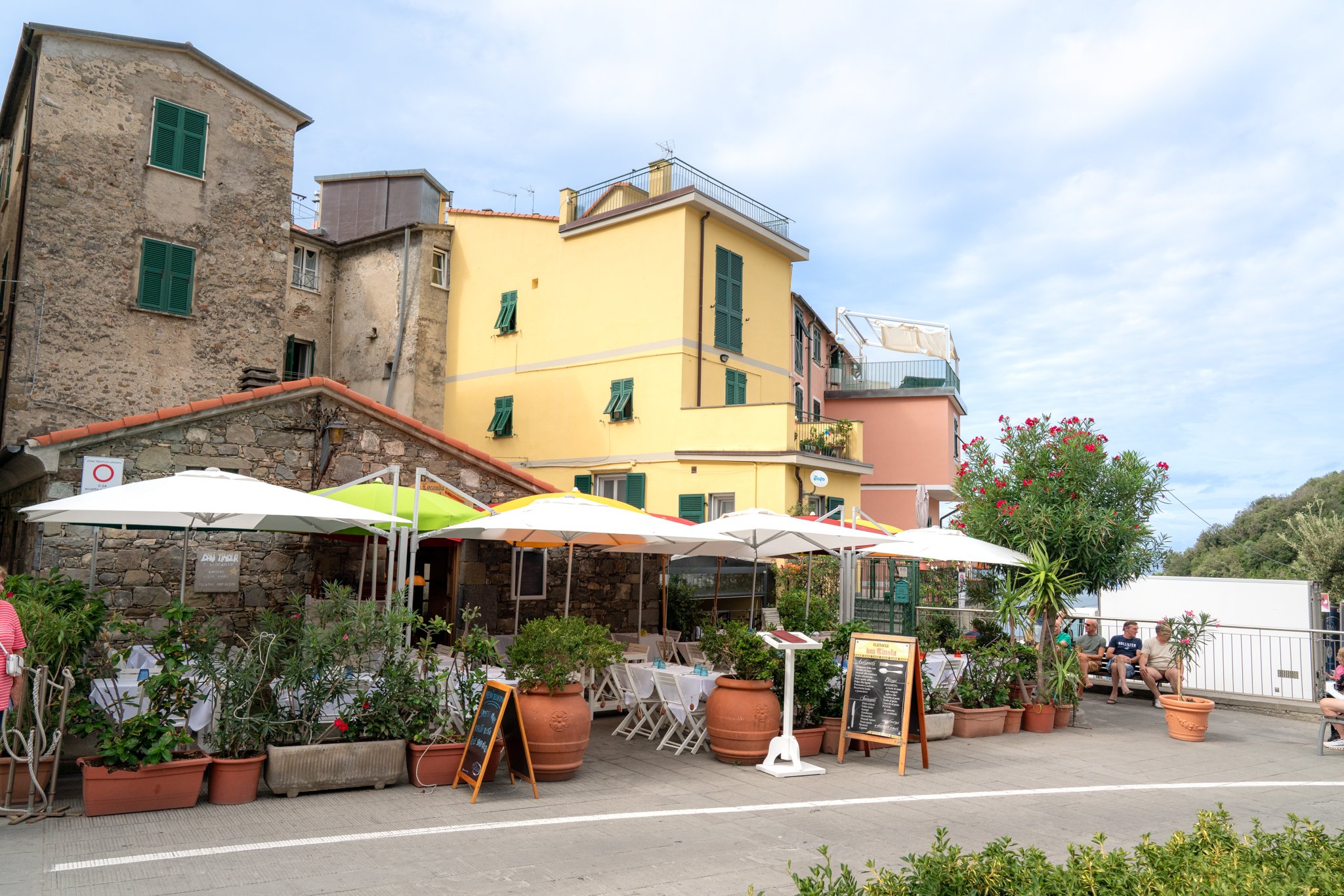 roamfreerebecca-corniglia-cinque-terre-italy-europe-world-trip-03082