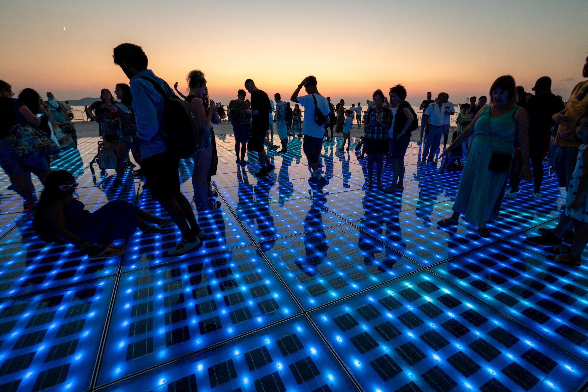 roamfreerebecca-sunset-greeting-to-the-sun-zadar-croatia-europe-world-trip-02605
