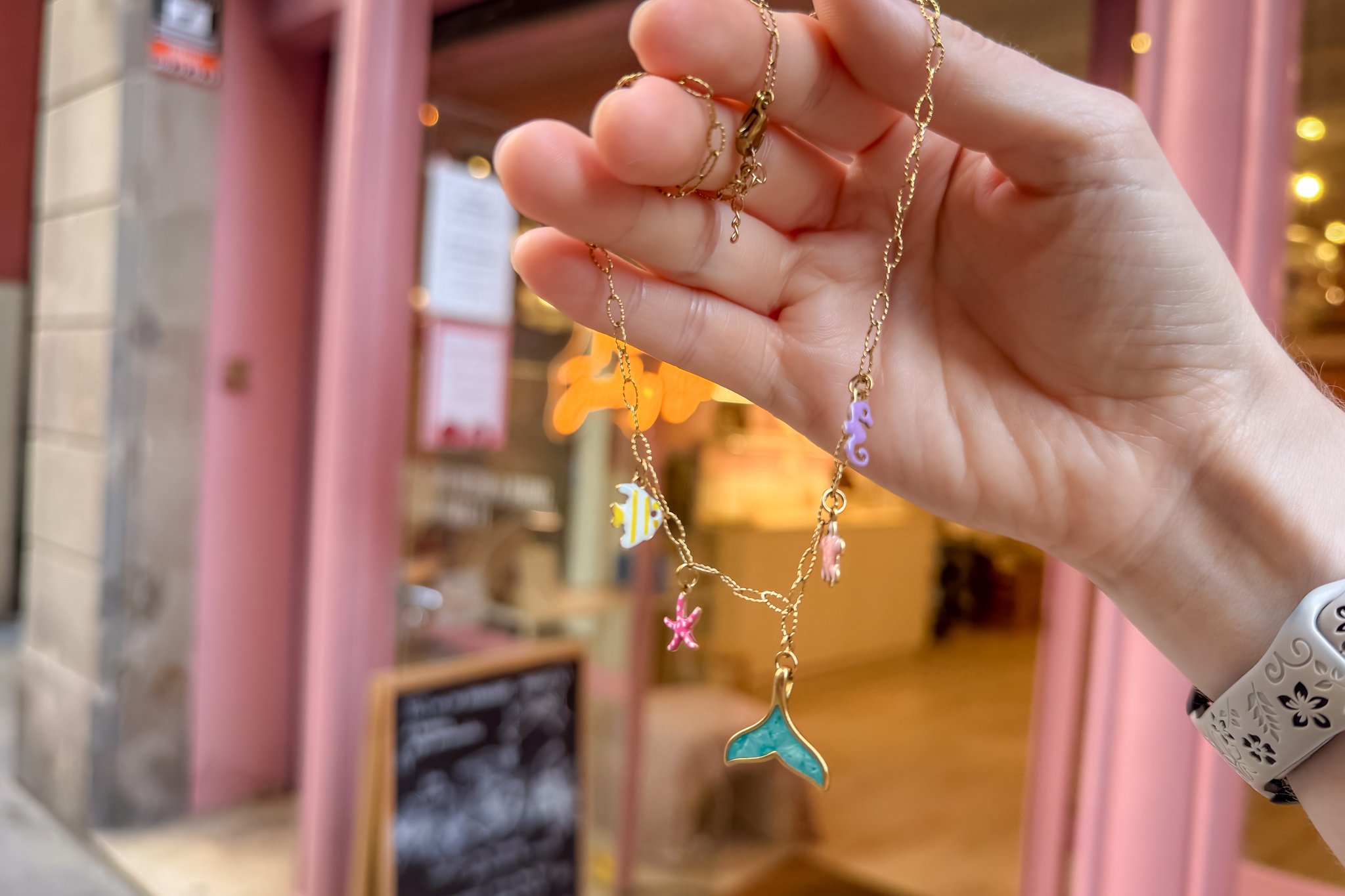roamfreerebecca-Chez-Paulette-charm-necklace-barcelona-spain-europe-8534