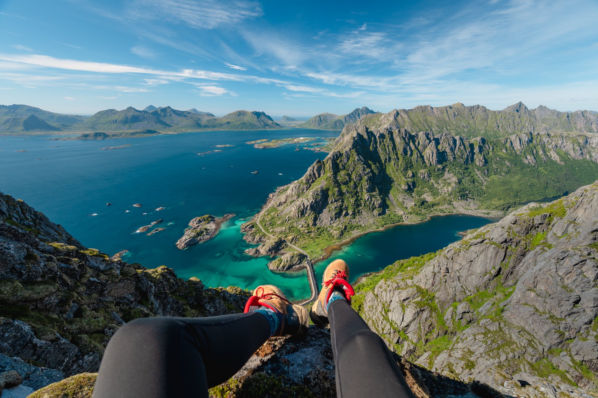 roamfreerebecca-Festvagtind-torsketunga-hike-Henningsvær-lofoten-islands-norway-europe-00863
