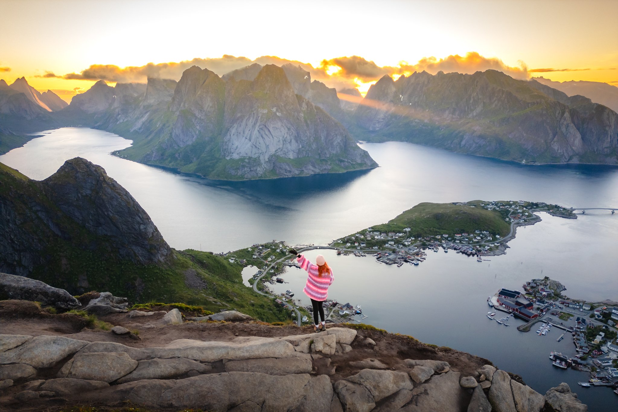 roamfreerebecca-drone-midnight-sun-sunset-reinebringen-reine-lofoten-islands-norway-europe-0058