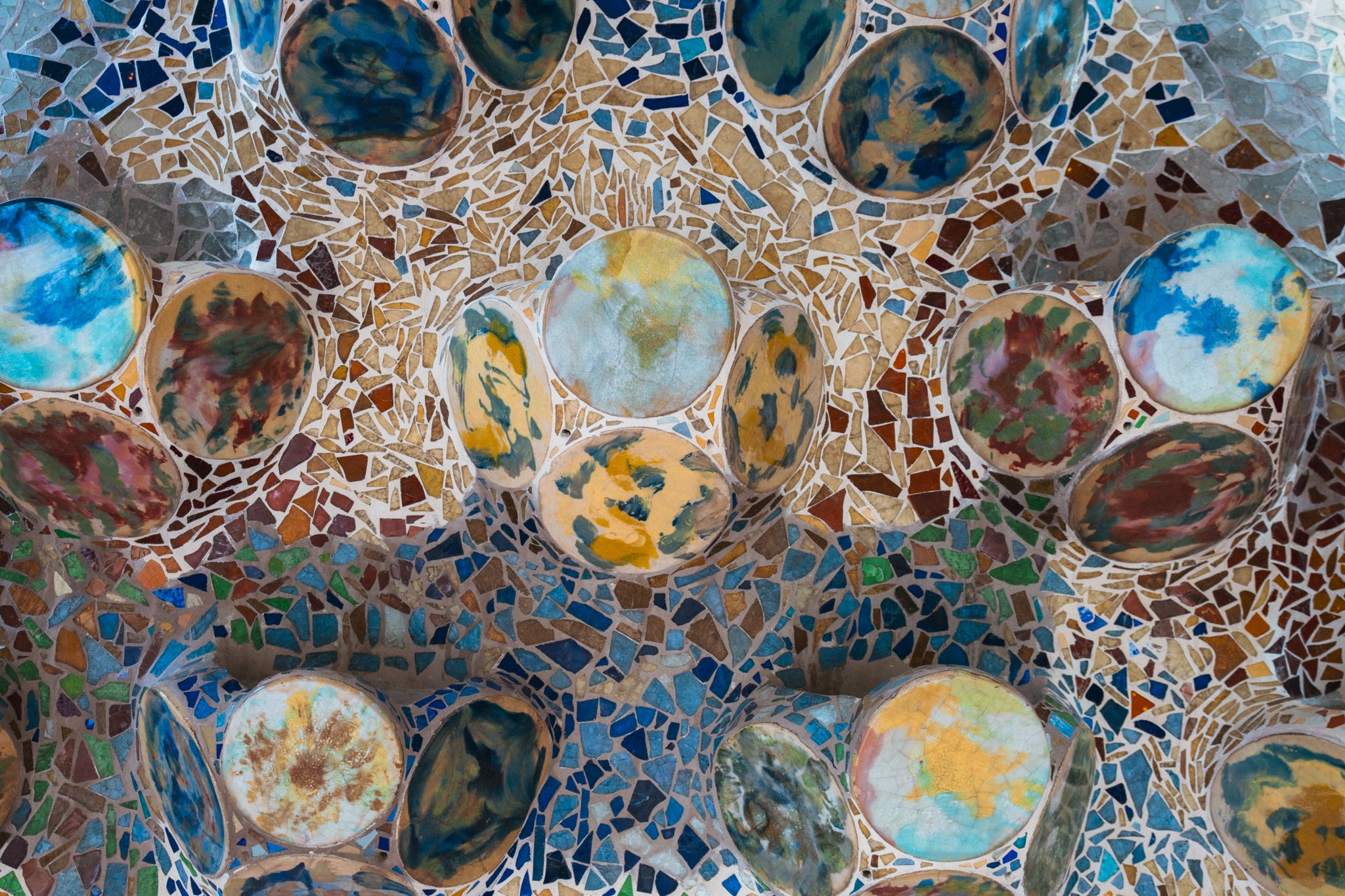 roamfreerebecca-gaudi-mosaic-casa-batllo-barcelona-spain-europe-00807
