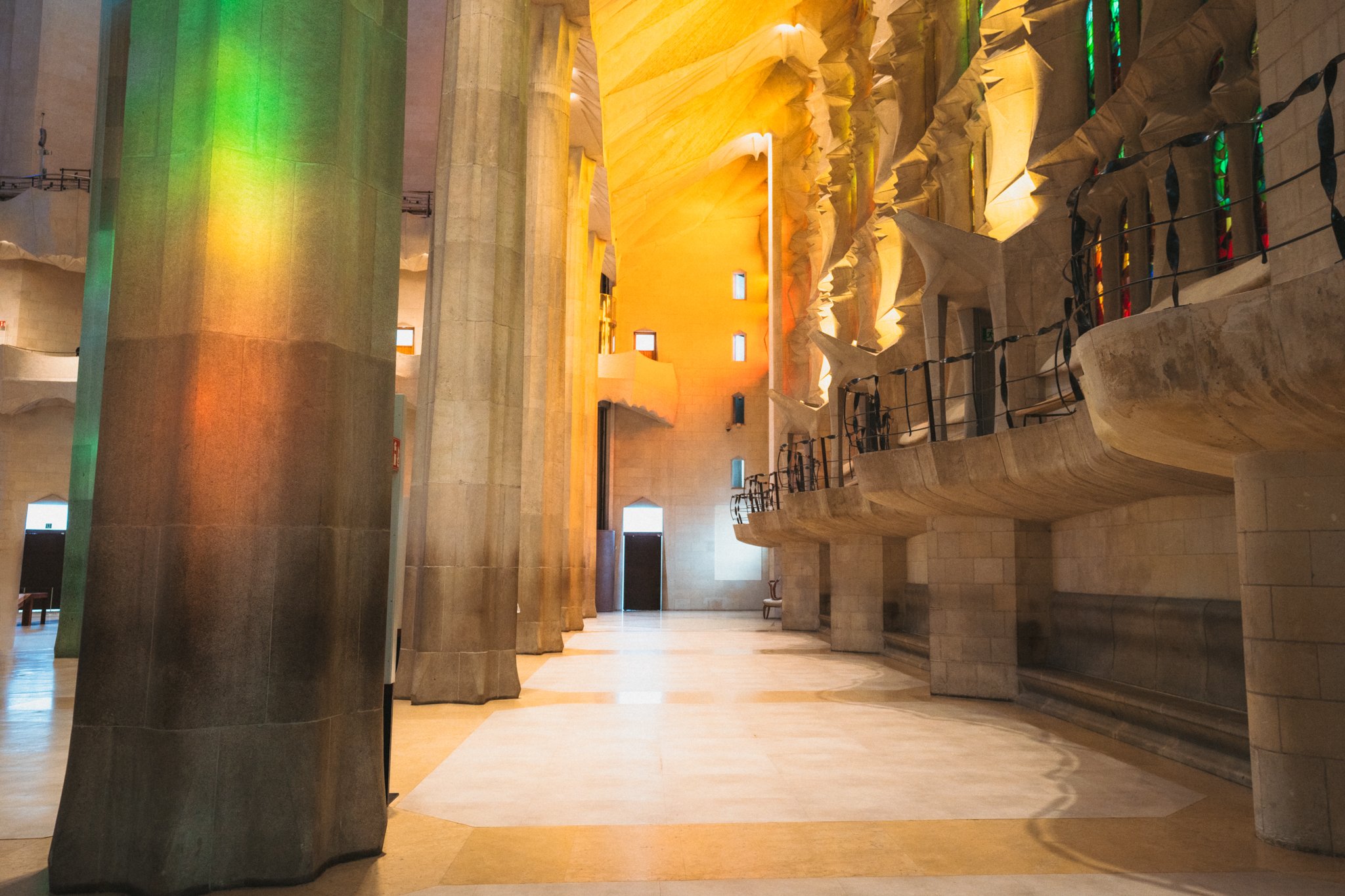 roamfreerebecca-gaudi-rainbow-stained-glass-afternoon-light-sagrada-familia-barcelona-spain-europe-00221