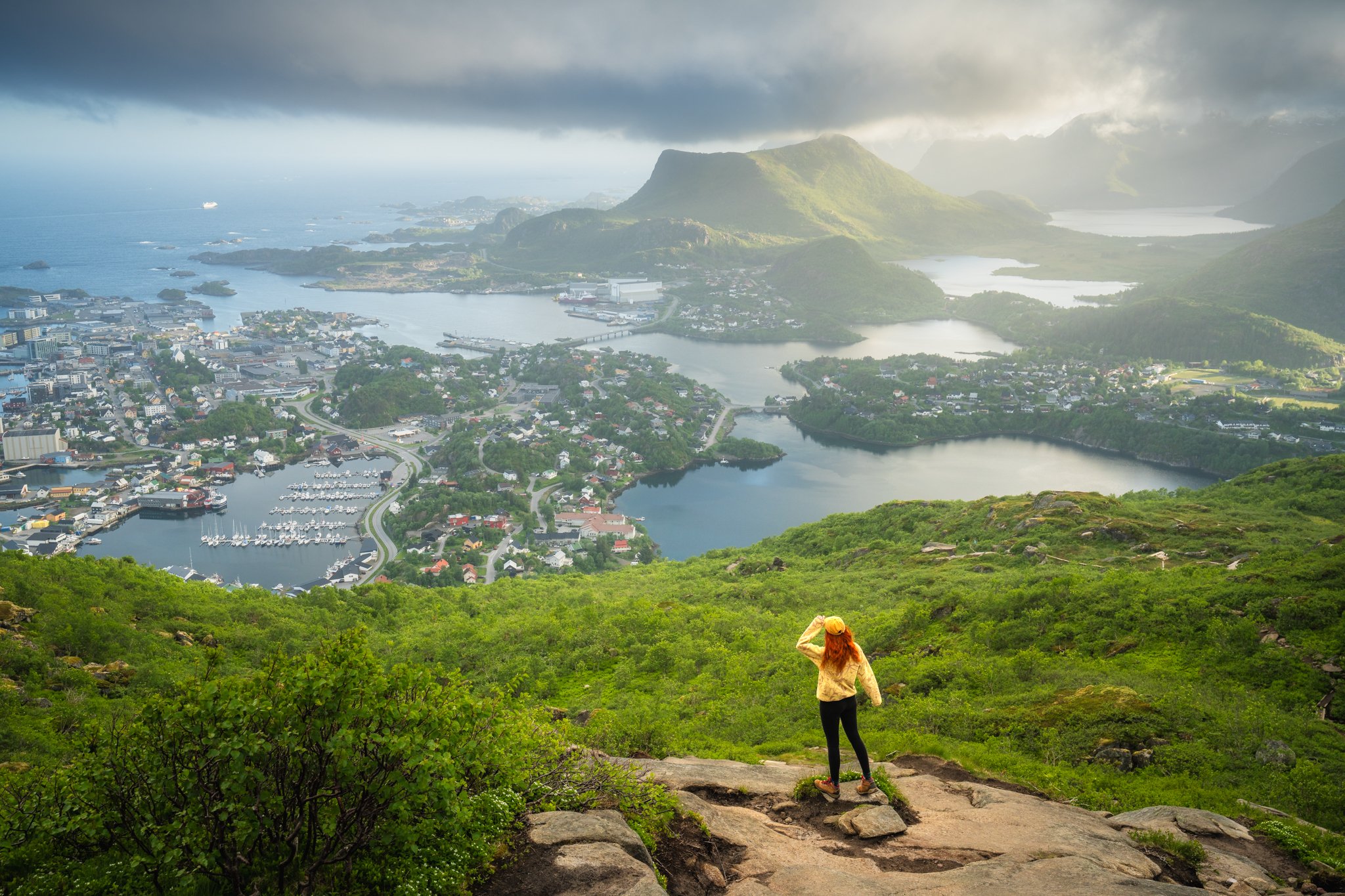 roamfreerebecca-hiking-Festvagtind-Henningsvaer-lofoten-islands-norway-europe-00546