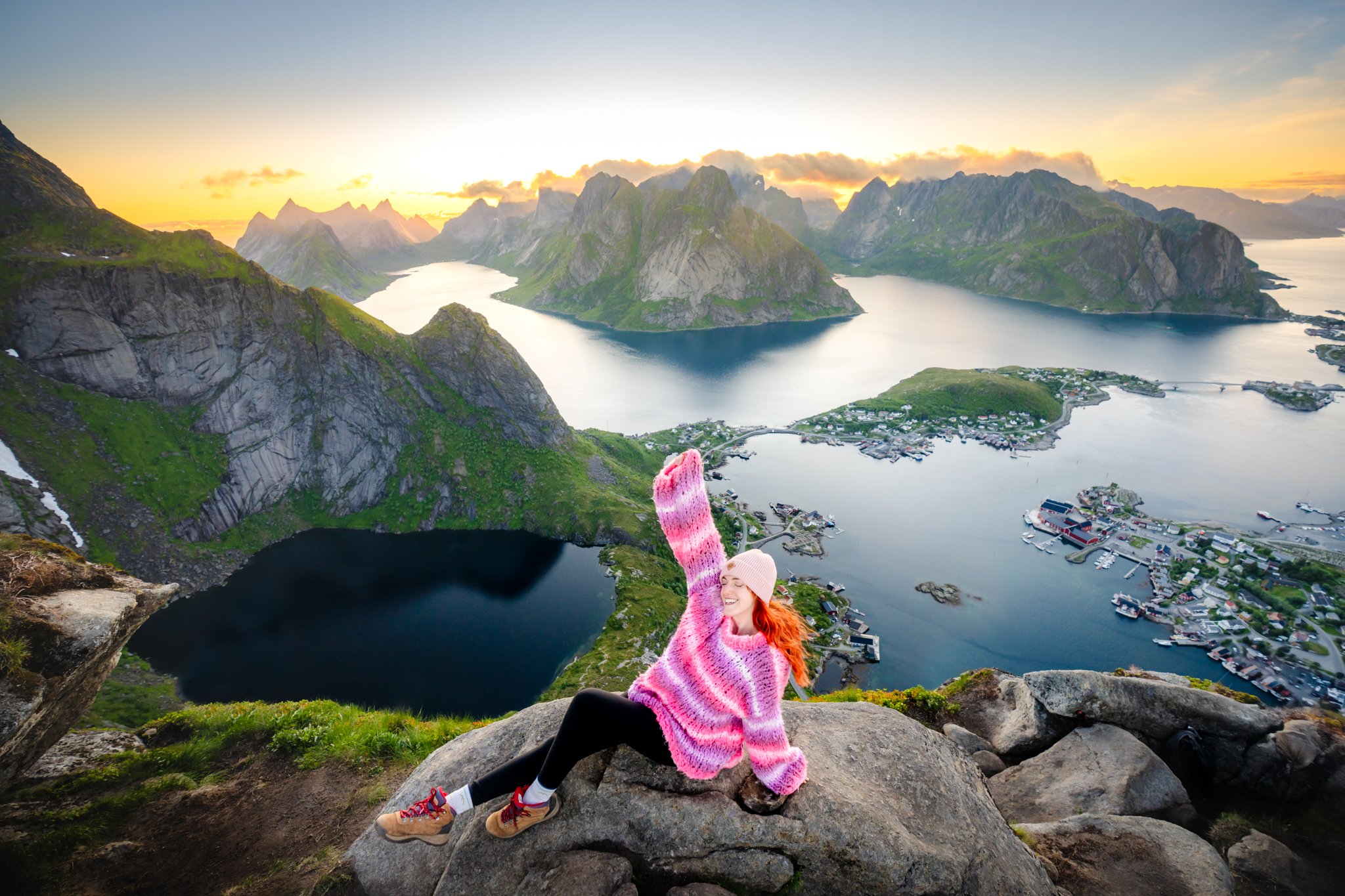roamfreerebecca-midnight-sun-sunset-reinebringen-reine-lofoten-islands-norway-europe-00861