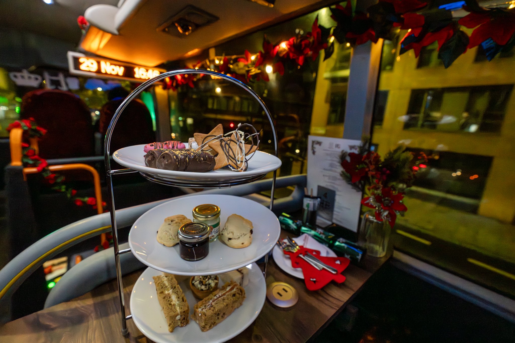 roamfreerebecca-afternoon-tea-bus-tour-london-christmas-markets-winter-london-england-united-kingdom-europe-00011