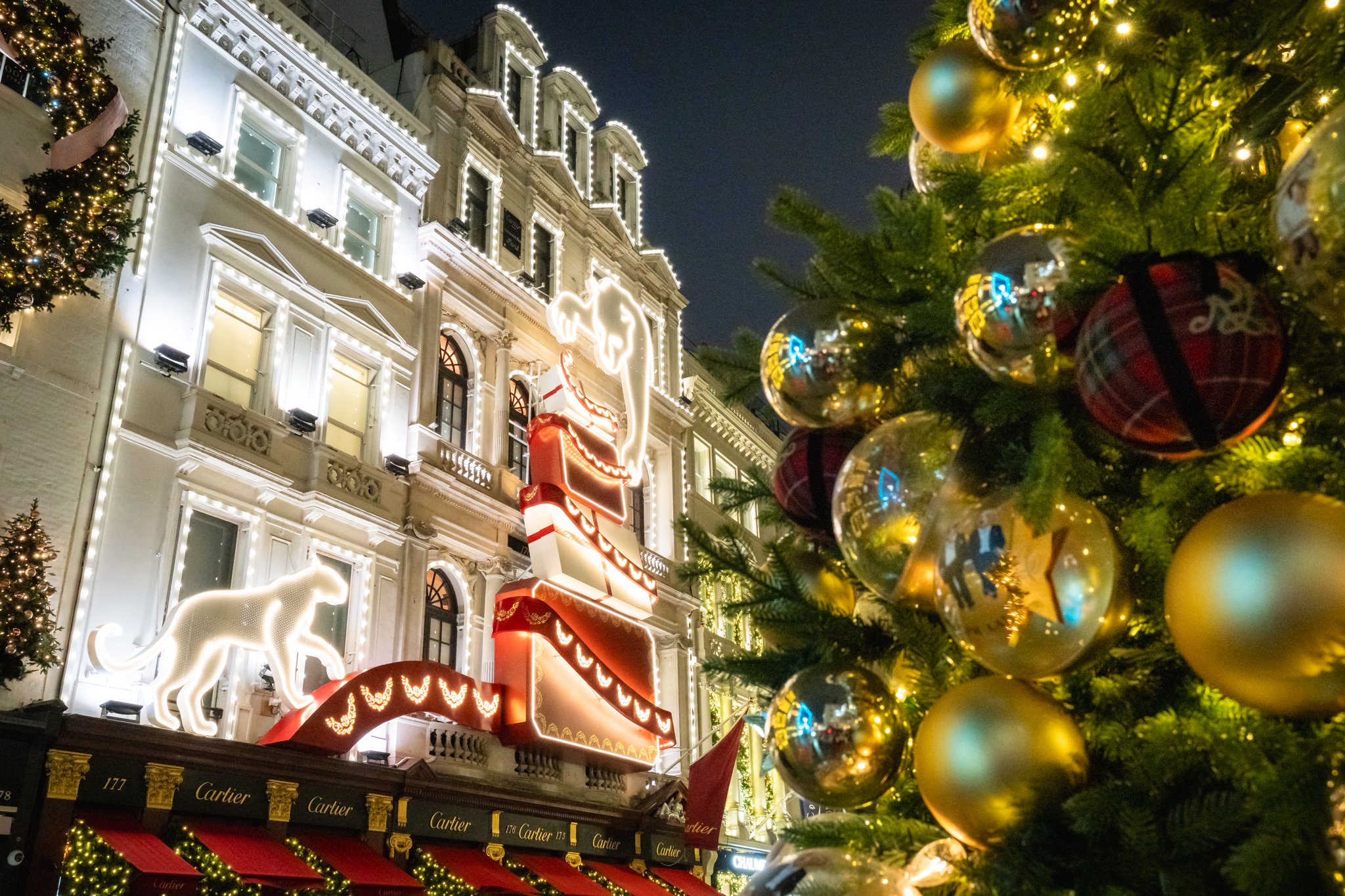 roamfreerebecca-cartier-christmas-lights-new-bond-street-london-christmas-markets-winter-london-england-united-kingdom-europe-00354