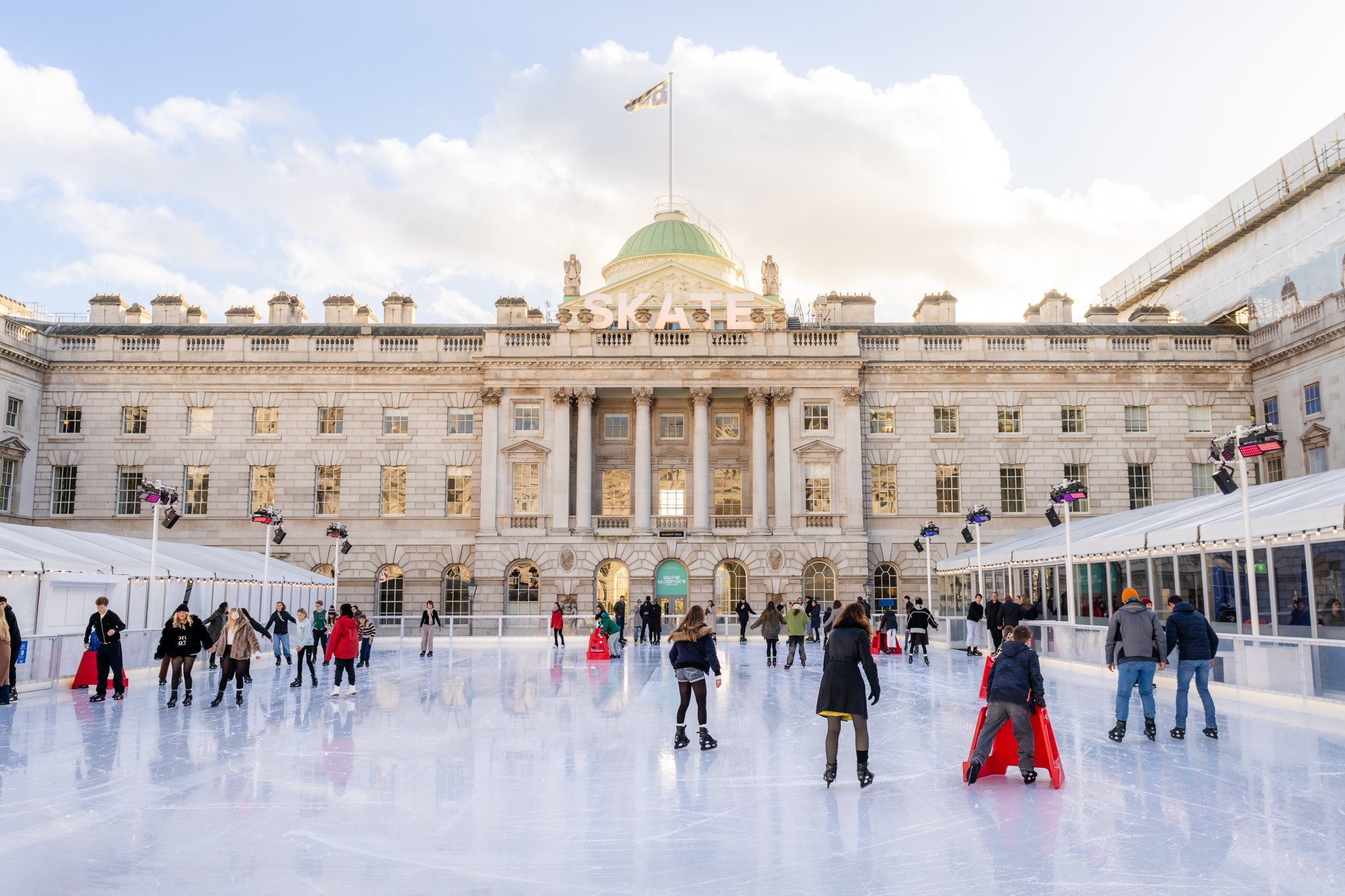 roamfreerebecca-somerset-house-ice-skate-london-christmas-markets-winter-london-england-united-kingdom-europe-00872